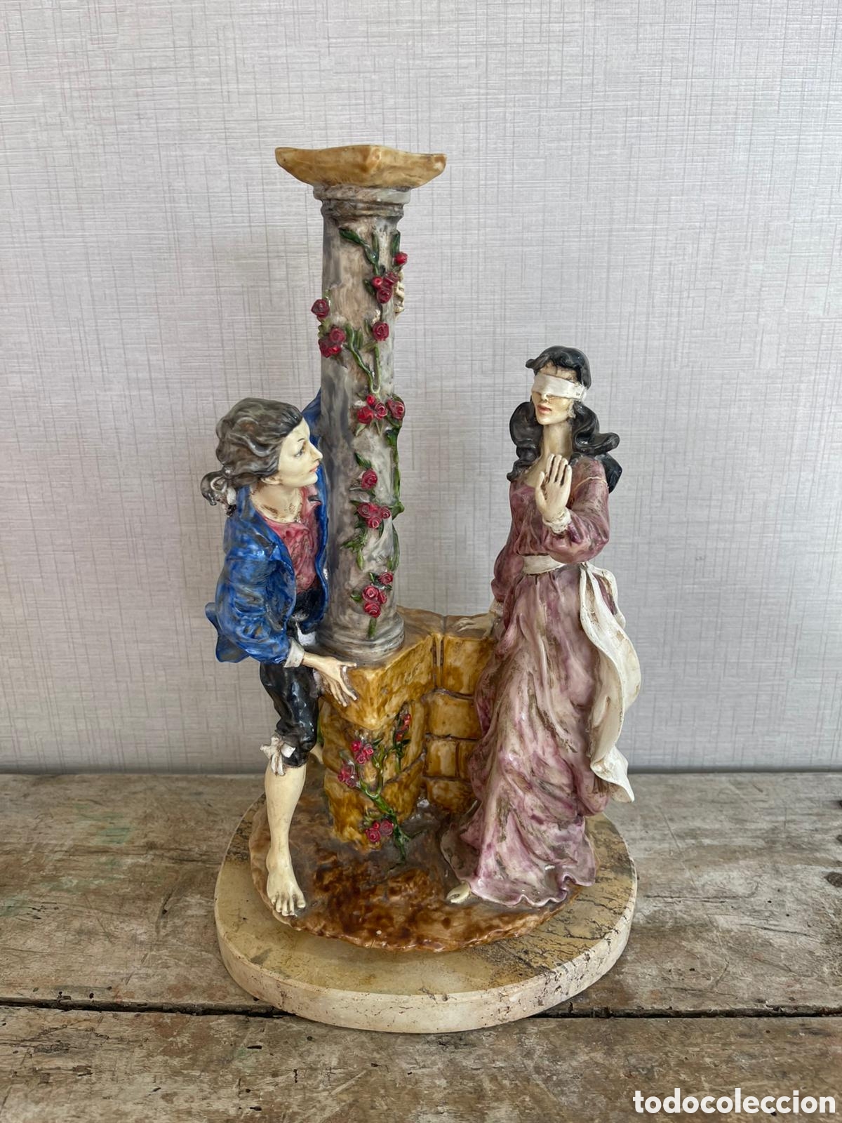 Antiguidades: Figura escena romantica