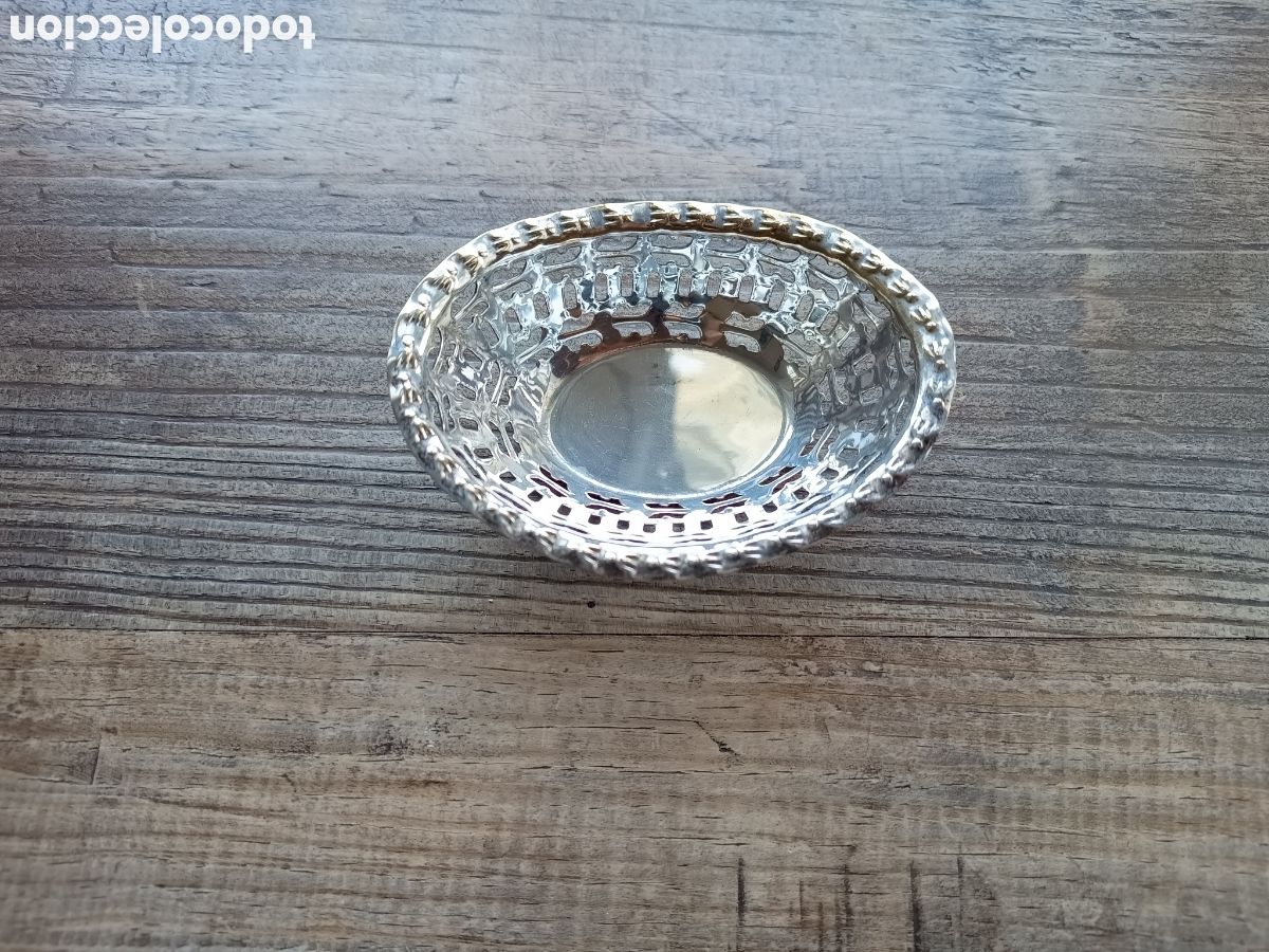 Antig&uuml;edades: PEQUE&Ntilde;A FUENTE CON BA&Ntilde;O DE PLATA DE LA INDIA