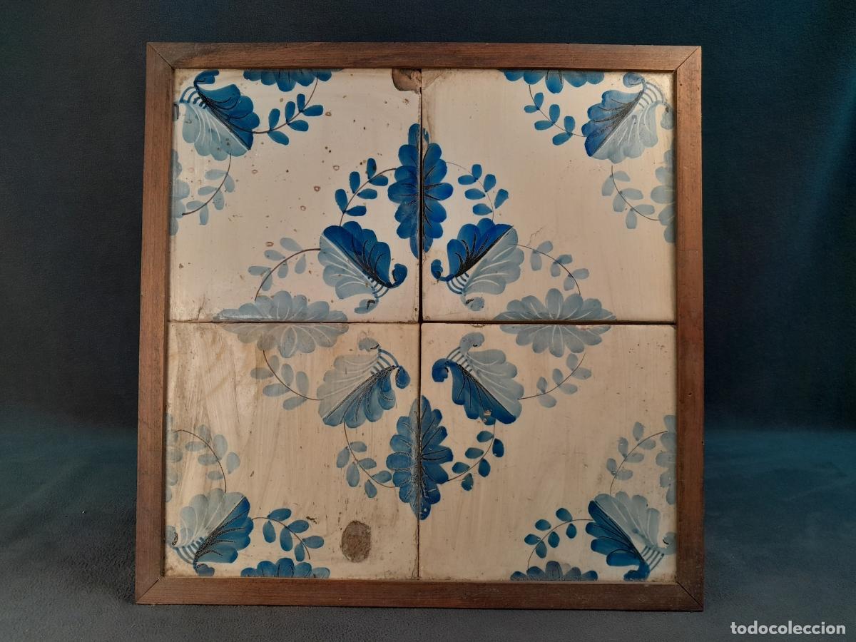 Antig&uuml;edades: 42.CONJUNTO DE CUATRO AZULEJOS DECORATIVOS EN LOZA ESMALTADA.PRINCIPIOS S. XX.