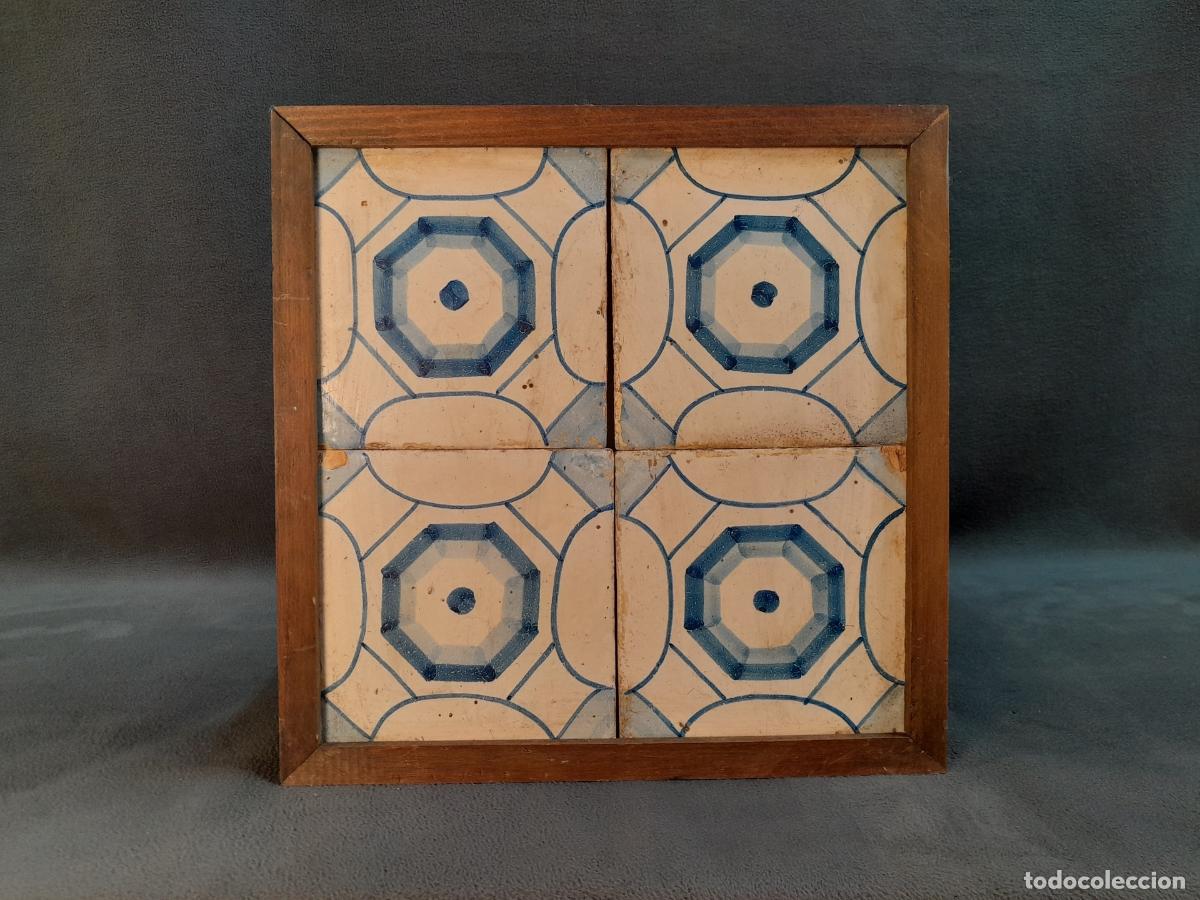 Antig&uuml;edades: 38.CONJUNTO DE CUATRO AZULEJOS DECORATIVOS PINTADAS A MANO.PRINCIPIOS S. XX.