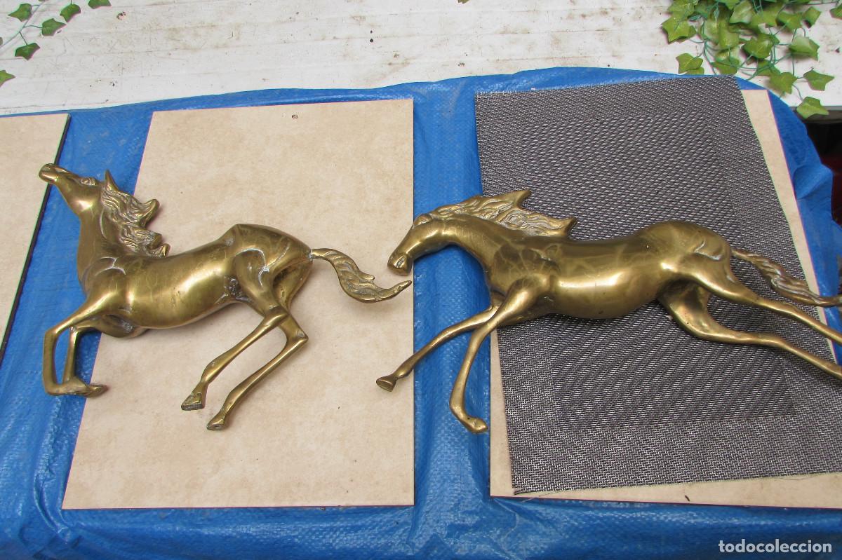 Antig&uuml;edades: LOTE 2 CABALLOS LATON MAZIZO BRONCE