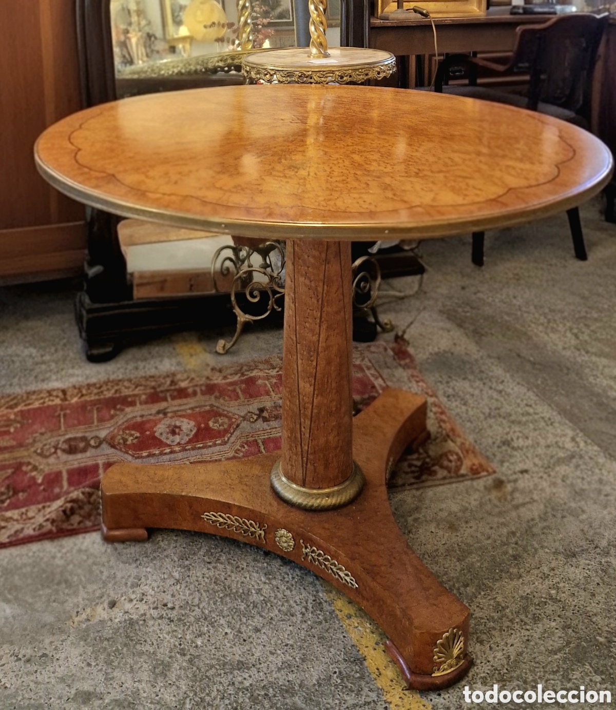 Antig&uuml;edades: Elegante Mesa de centro basculante pp.S.XIX restaurada