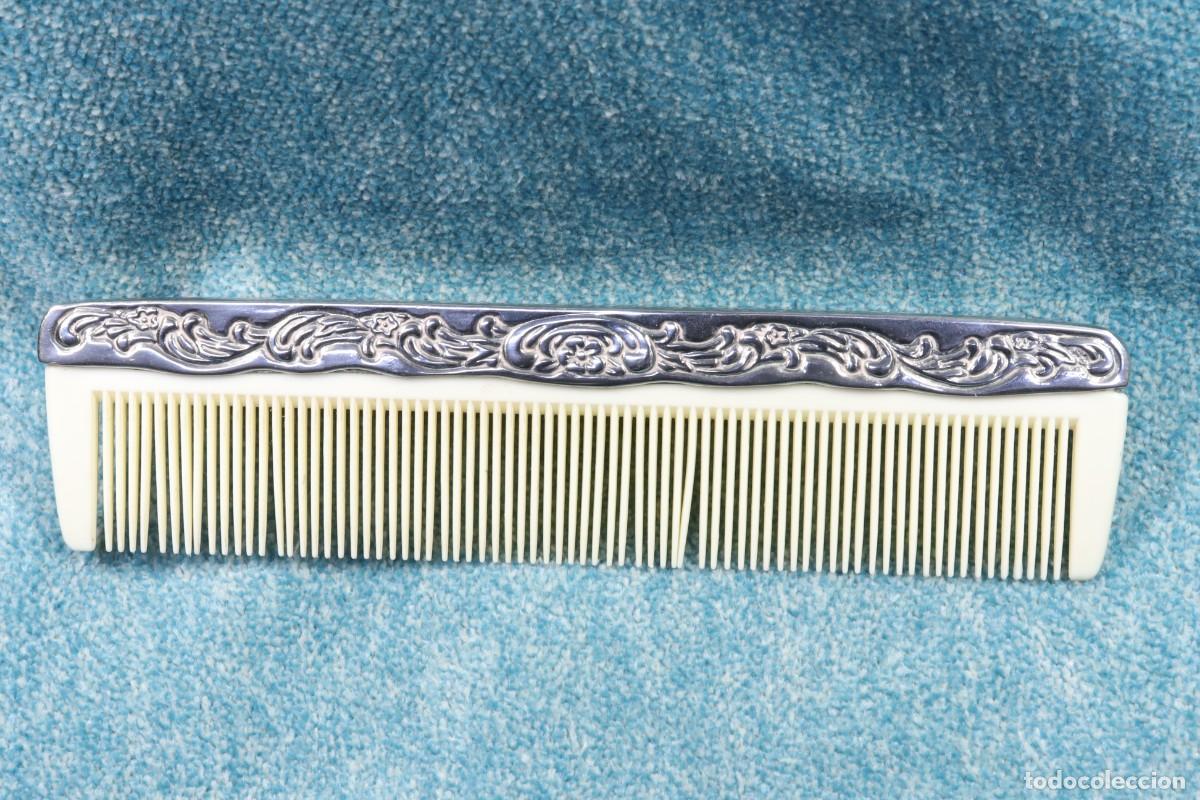 Antig&uuml;edades: Peine celuloide y metal. Modernista. S.XX Celluloid and metal comb. Art Nouveau. 20th century