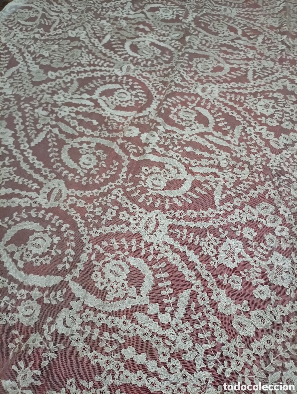 Antig&uuml;edades: Mantilla encaje granada de seda - Foto 5