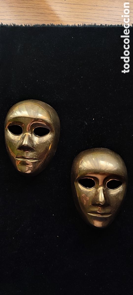 Antig&uuml;edades: Dos m&aacute;scaras de bronce de 1950 para colgar - Foto 1