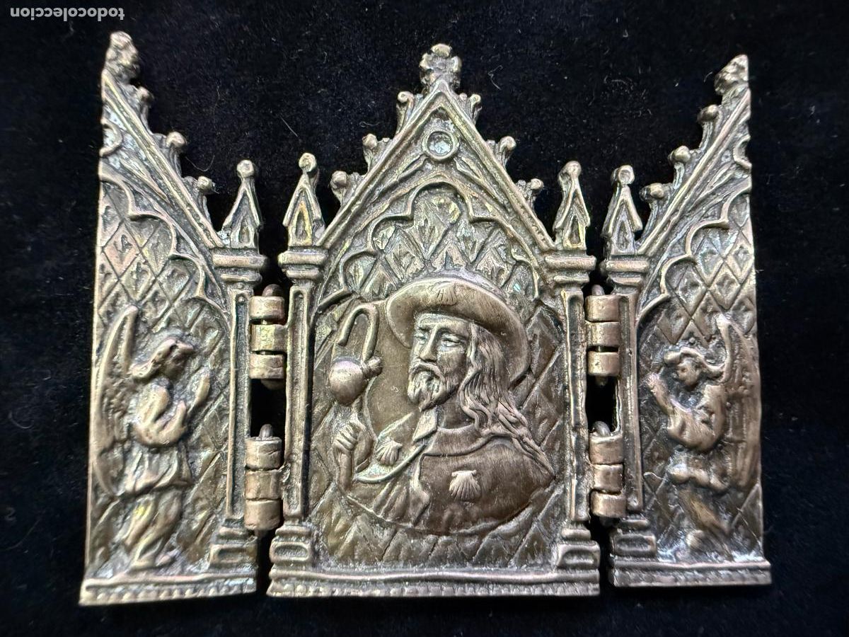 Antig&uuml;edades: CAPILLA EN MINIATURA DE SANTIAGO APOSTOL EN PLATA DE LEY - MEDIDA ABIERTA 4,5X4 CM