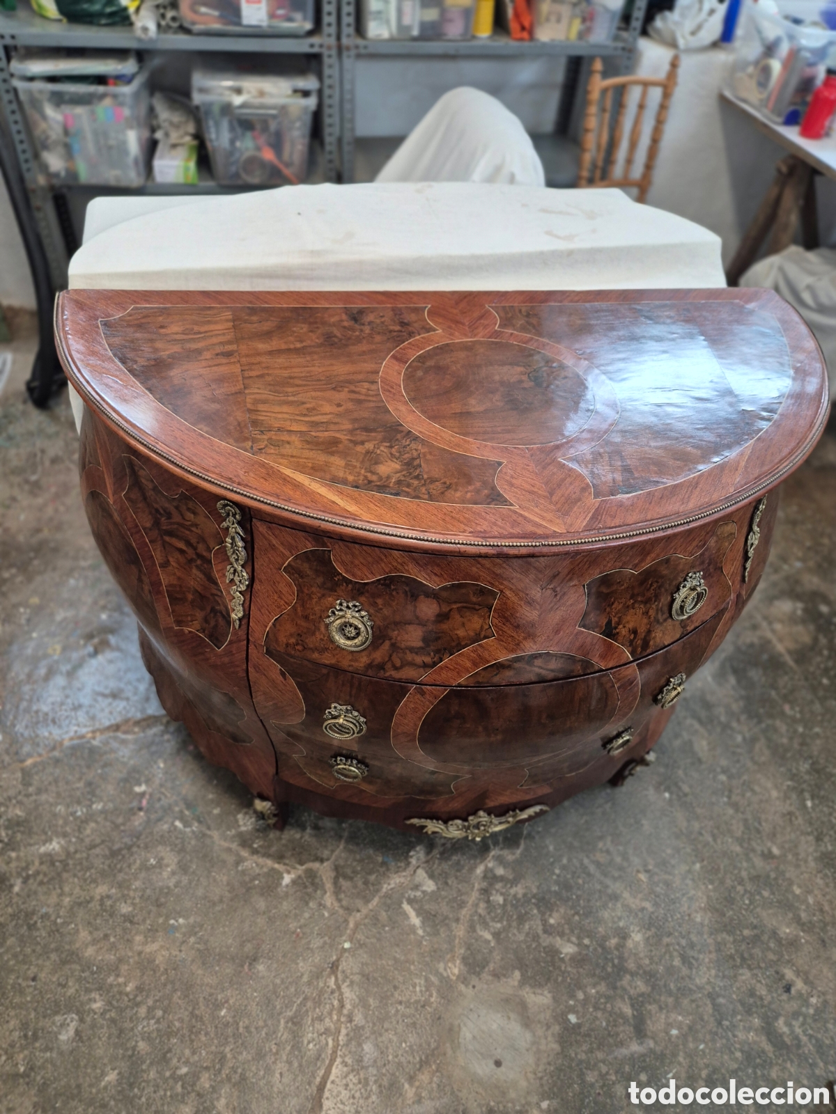 Antig&uuml;edades: Comoda bombe&eacute; estilo Napole&oacute;n XV restaurada - Foto 2