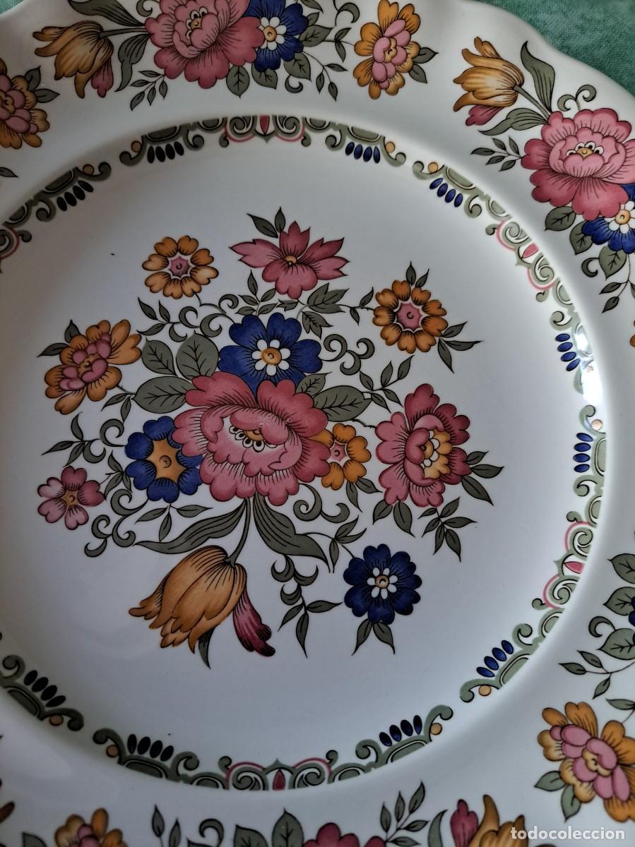Antig&uuml;edades: Precioso plato llano de porcelana Alfares de Pontesampaio Espa&ntilde;a, Pontes, hermosa flores
