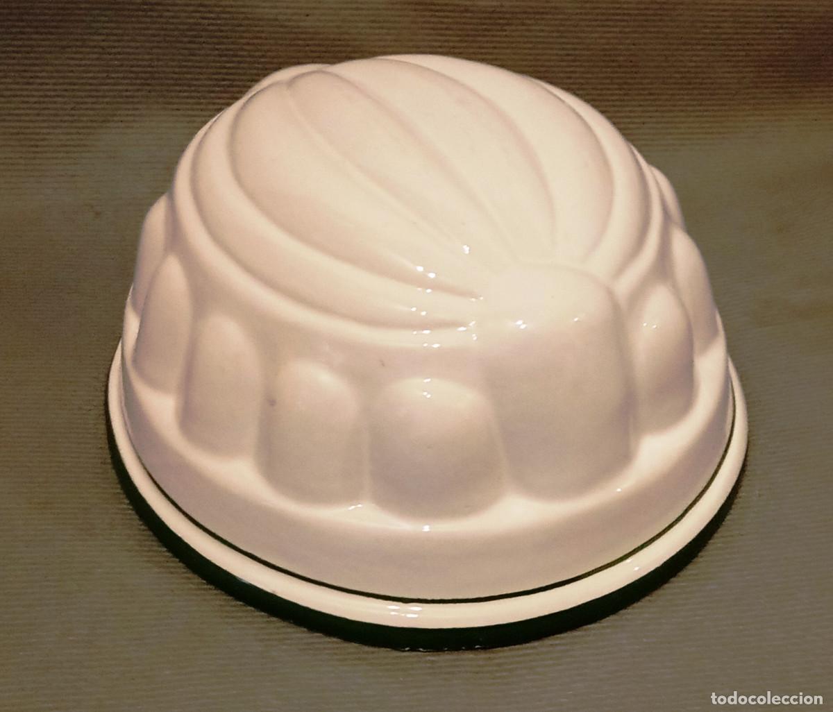Antig&uuml;edades: Molde cer&aacute;mica decoraci&oacute;n. Molde de cer&aacute;mica blanco utilizado frecuentemente para gelatina o postre
