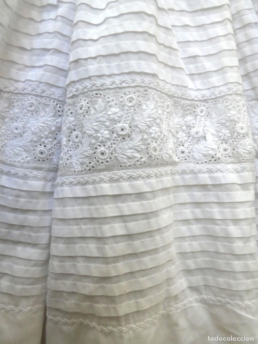 Antig&uuml;edades: ANTIGUO VESTIDO CON ENCAJES Y TABLILLAS PARA NI&Ntilde;A - MU&Ntilde;ECA PPIO.S.XX