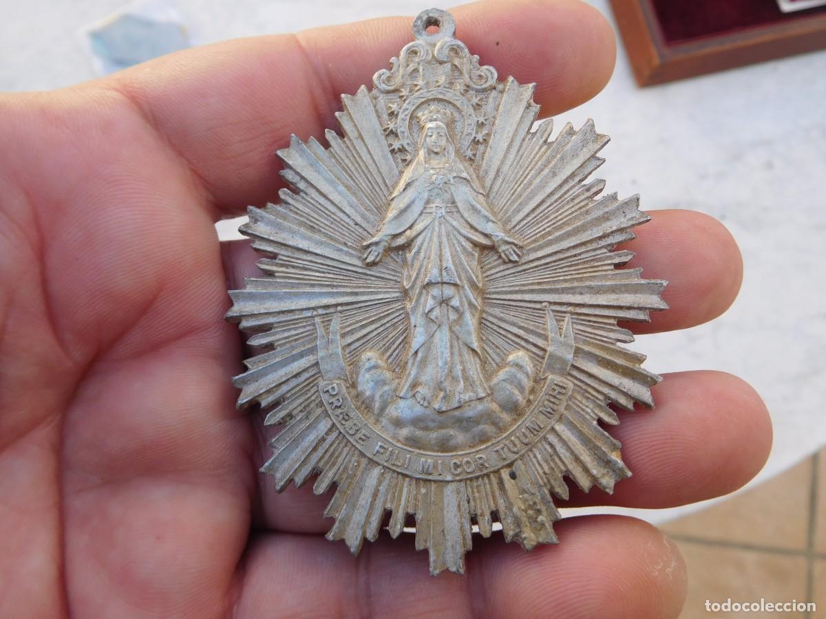 Antig&uuml;edades: Medalla antigua de aluminio virgen Maria?