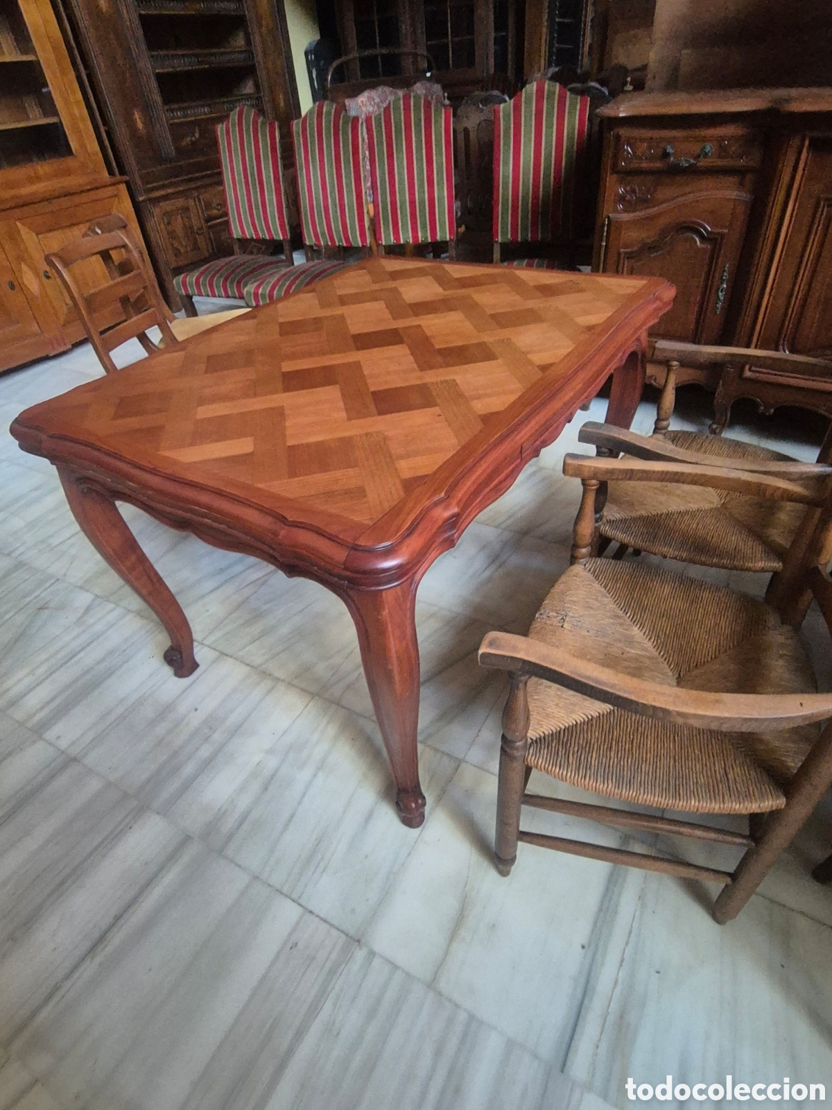 Antig&uuml;edades: Mesa de salon estilo Luis 15