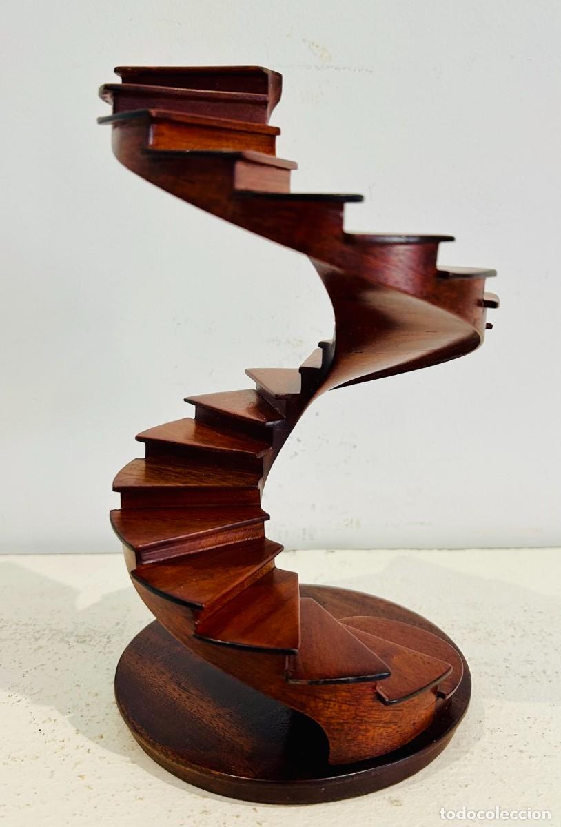 Antig&uuml;edades: Modelo Arquitectonico. Escalera en Espiral - Foto 1