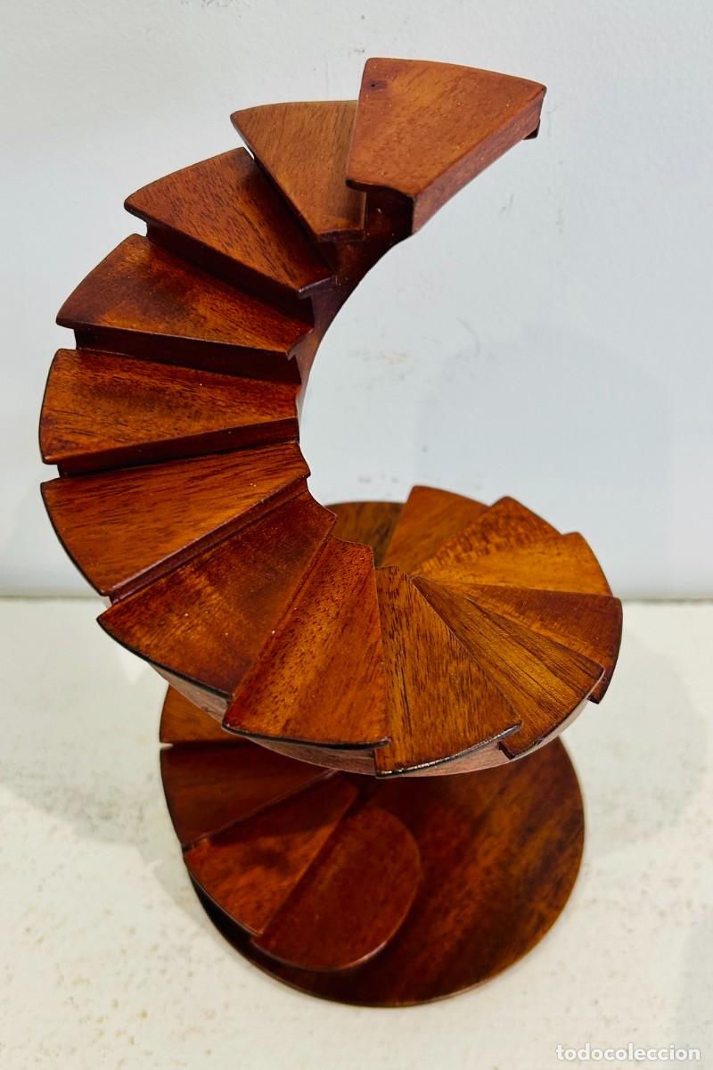 Antig&uuml;edades: Modelo Arquitectonico. Escalera en Espiral - Foto 2