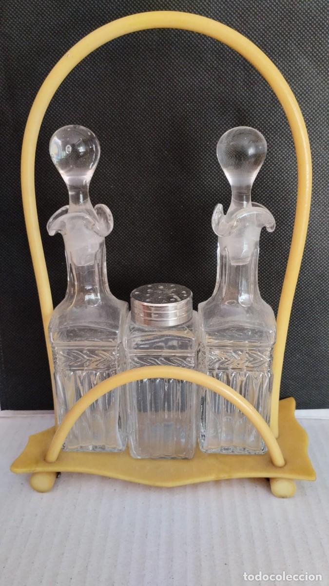 Antig&uuml;edades: Vinajeras y salero de cristal