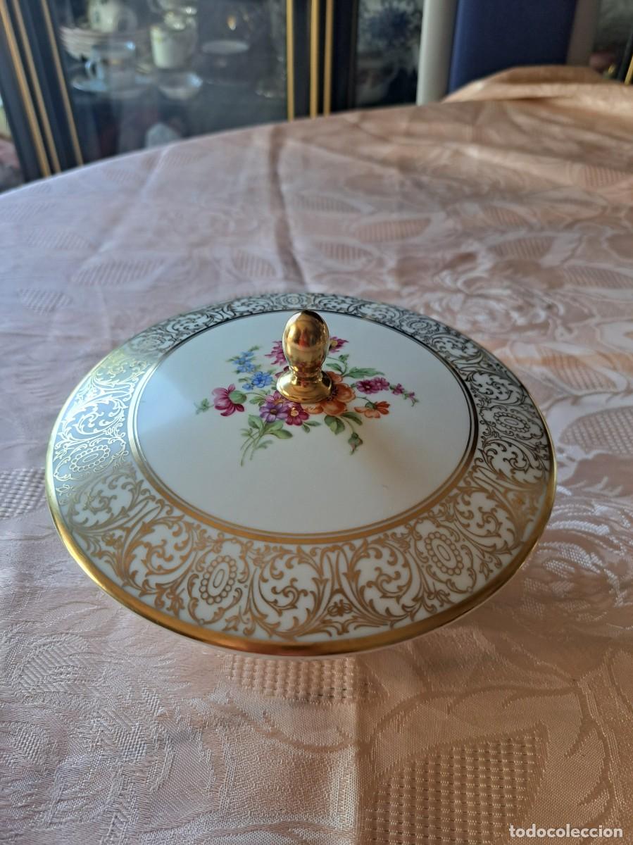 Antig&uuml;edades: Preciosa bombonera de porcelana P T ,Porzellanfabrik Tirschenreuth,Bavaria,decorada con flores y oro