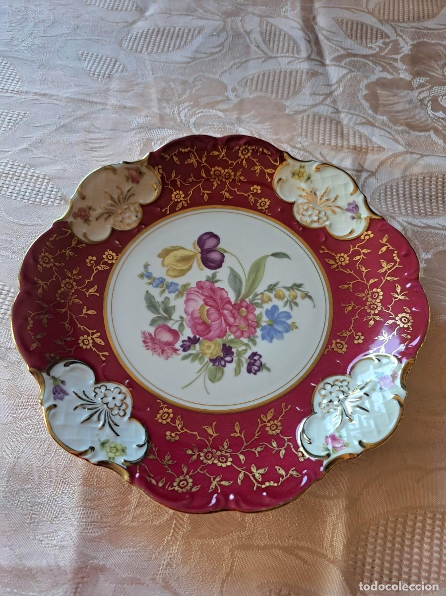 Antiquit&eacute;s: Precioso plato para galletas de porcelana Winterling Bavaria, burdeos, oro y flores.