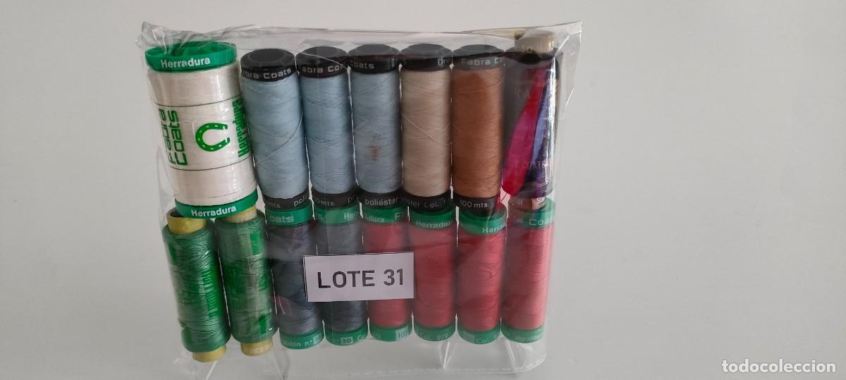 Antig&uuml;edades: 15 Bobinas Fabra Coats Herradura algod&oacute;n y poli&eacute;ster (Lote 31)