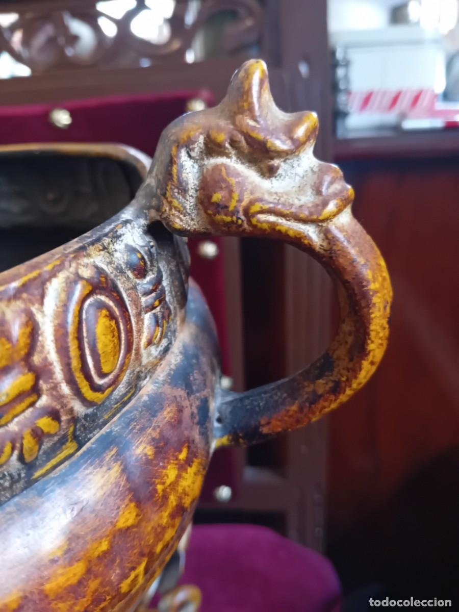 Antig&uuml;edades: Macetero de hierro marmoleado de estilo romano - Foto 2
