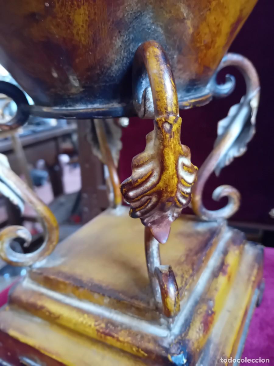 Antig&uuml;edades: Macetero de hierro marmoleado de estilo romano - Foto 5