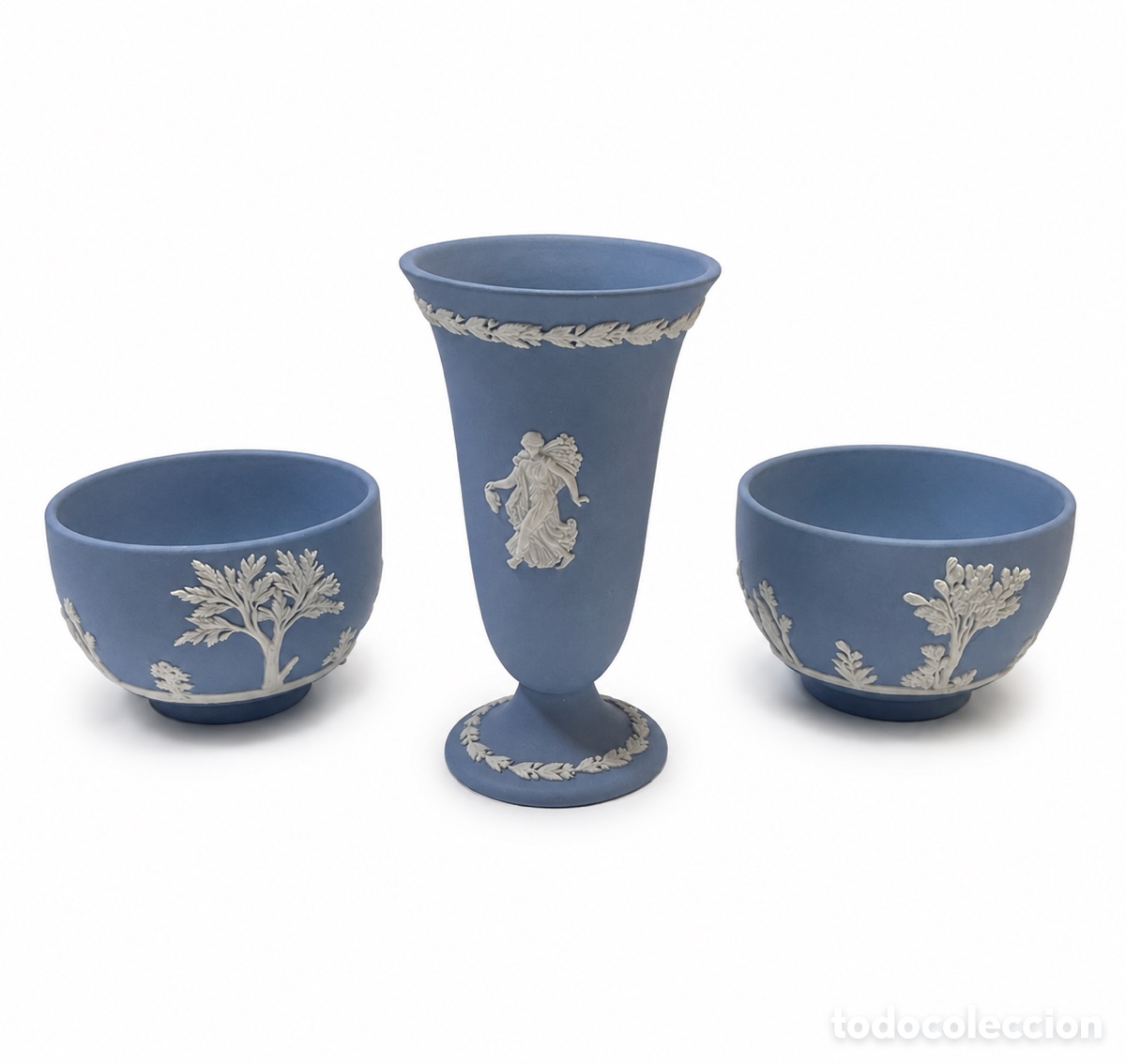 Antig&uuml;edades: Centro de mesa + 2 cuencos jaspeware azul estilo Wedgwood vintage