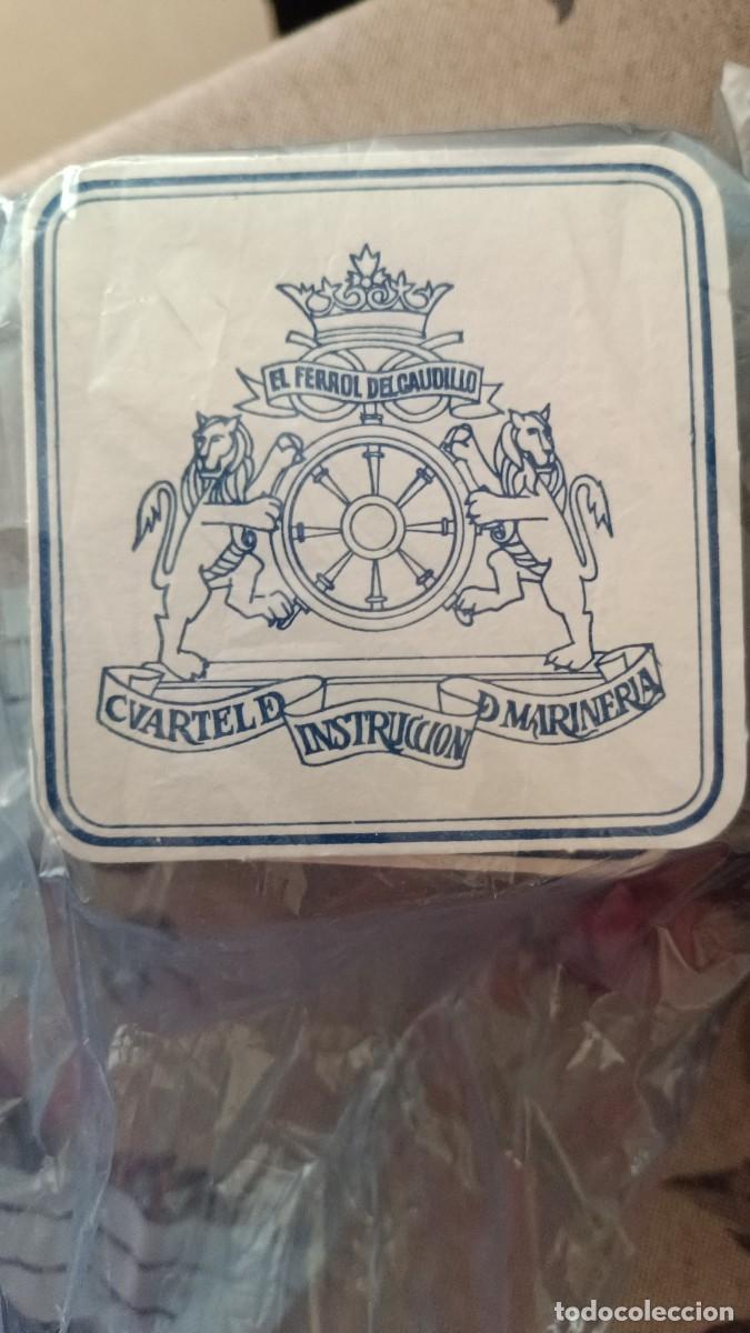 Antig&uuml;edades: 50 Posavasos con el escudo del Cuartel de Instrucci&oacute;n de Mariner&iacute;a
