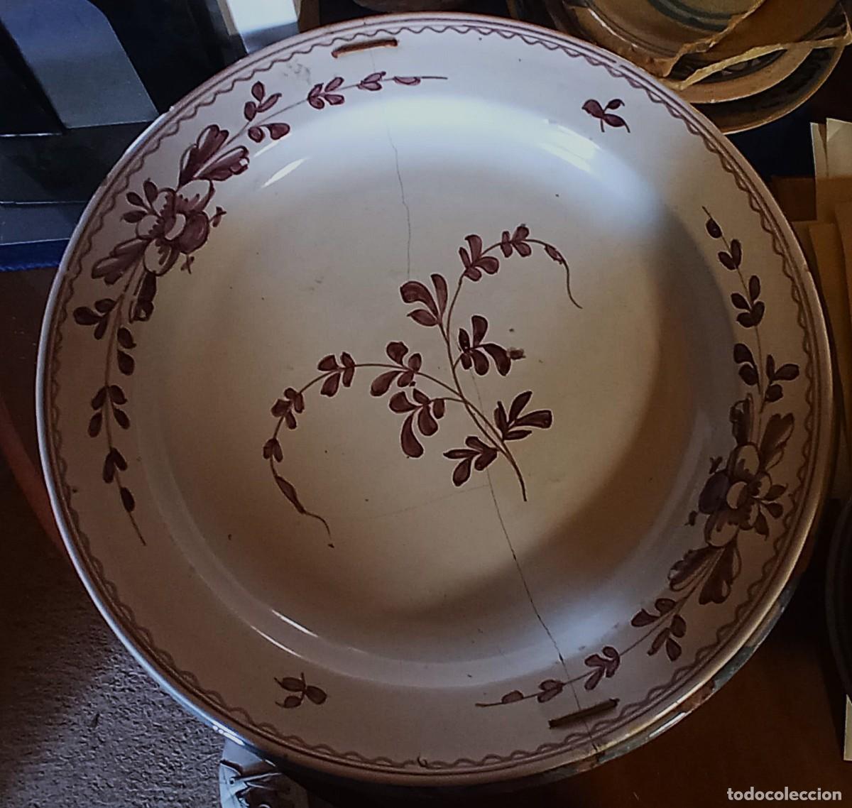 Antig&uuml;edades: PLATO DE GRANDES DIMENCIONS DEL SIGLO XVIII (2&ordf; MITAD)