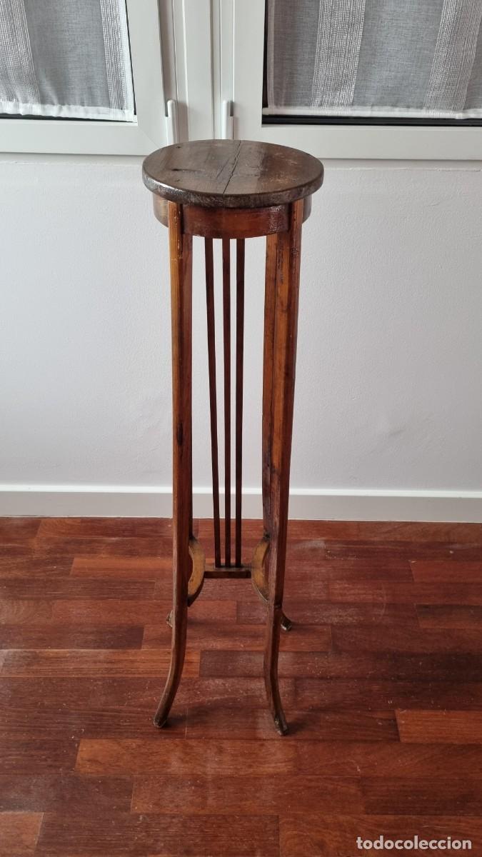 Antig&uuml;edades: Macetero de madera de nogal. A&ntilde;os 30. - Foto 1