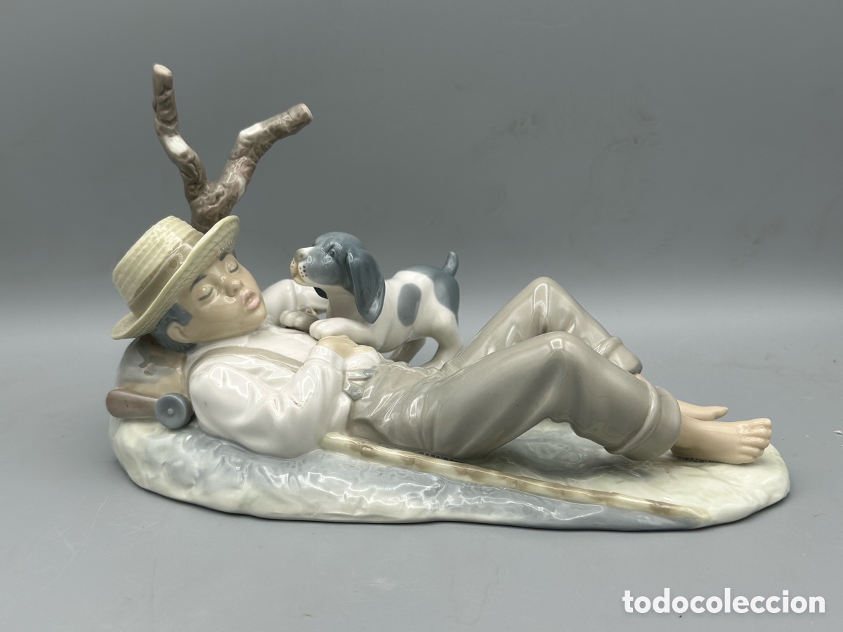Antig&uuml;edades: REF: 01000129.06 &ldquo;NI&Ntilde;O DURMIENDO CON SU CACHORRO&rdquo; LLADR&Oacute;