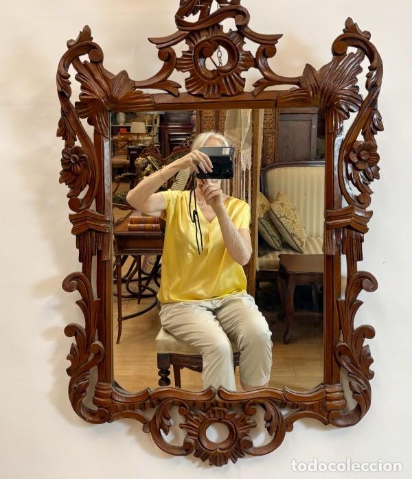 Antig&uuml;edades: Espejo de Pared con Marco Tallado - Foto 2
