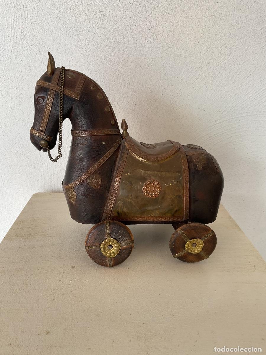 Antig&uuml;edades: Caballo de madera de India siglo 20 - Foto 3