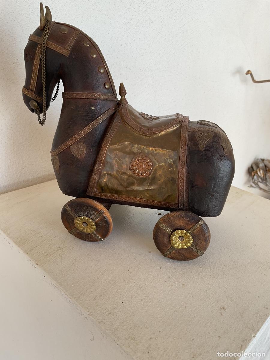 Antig&uuml;edades: Caballo de madera de India siglo 20 - Foto 6