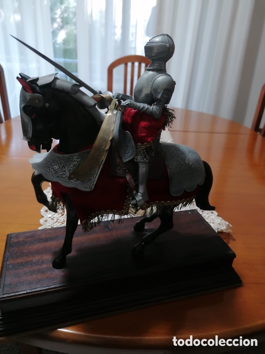 Antig&uuml;edades: Figura Vintage Caballero Medieval Brit&aacute;nico de Metal - 35cm - 2 Kilos