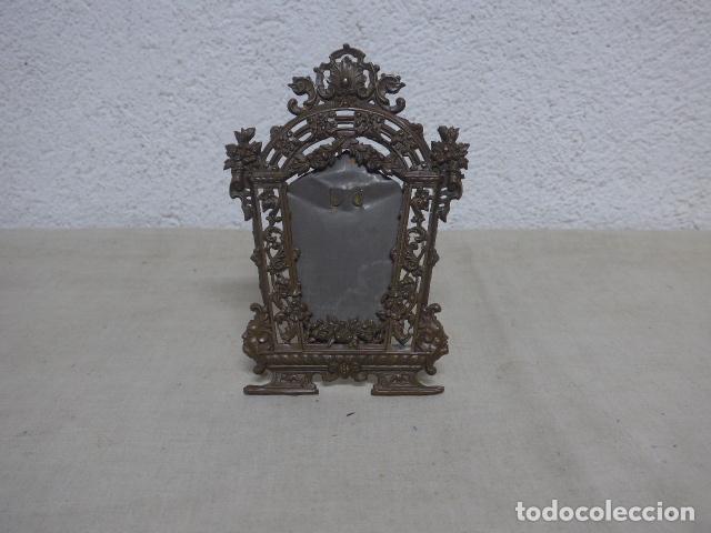Antig&uuml;edades: Antiguo marco de hojalata y laton de principios siglo XX