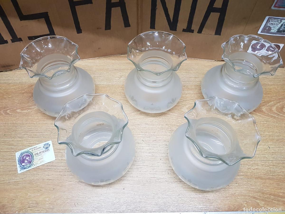 Antig&uuml;edades: LOTE DE 5 TULIPAS-ALTO 17 CM