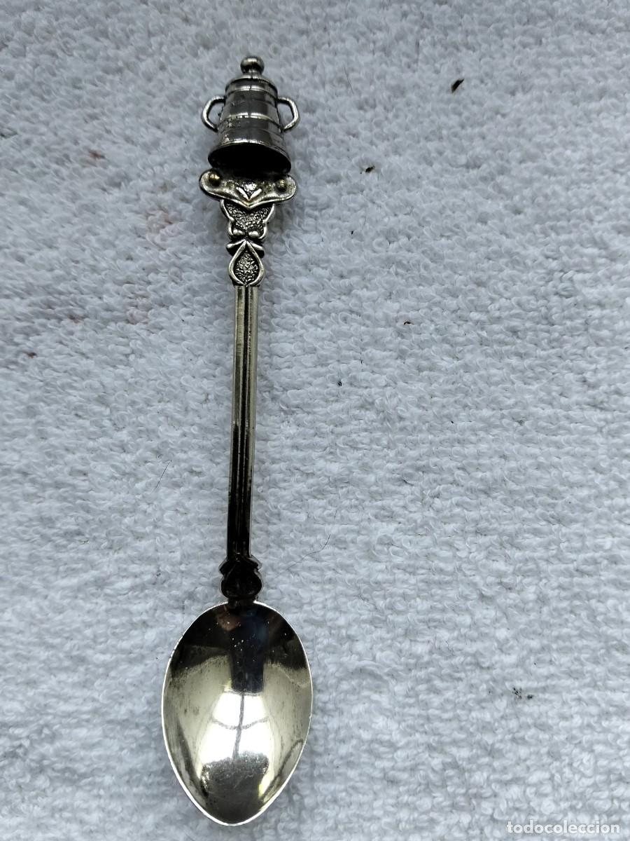 Antig&uuml;edades: CUCHARILLA PLATA DE LEY ADORNO SELLA