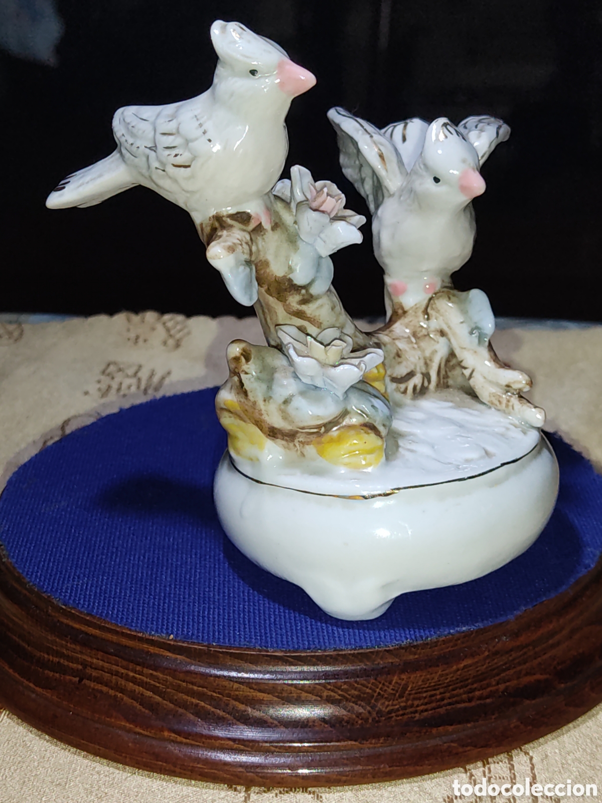 Antig&uuml;edades: Figura de porcelana sellada & p&aacute;jaros japoneses.A&ntilde;os 30-40