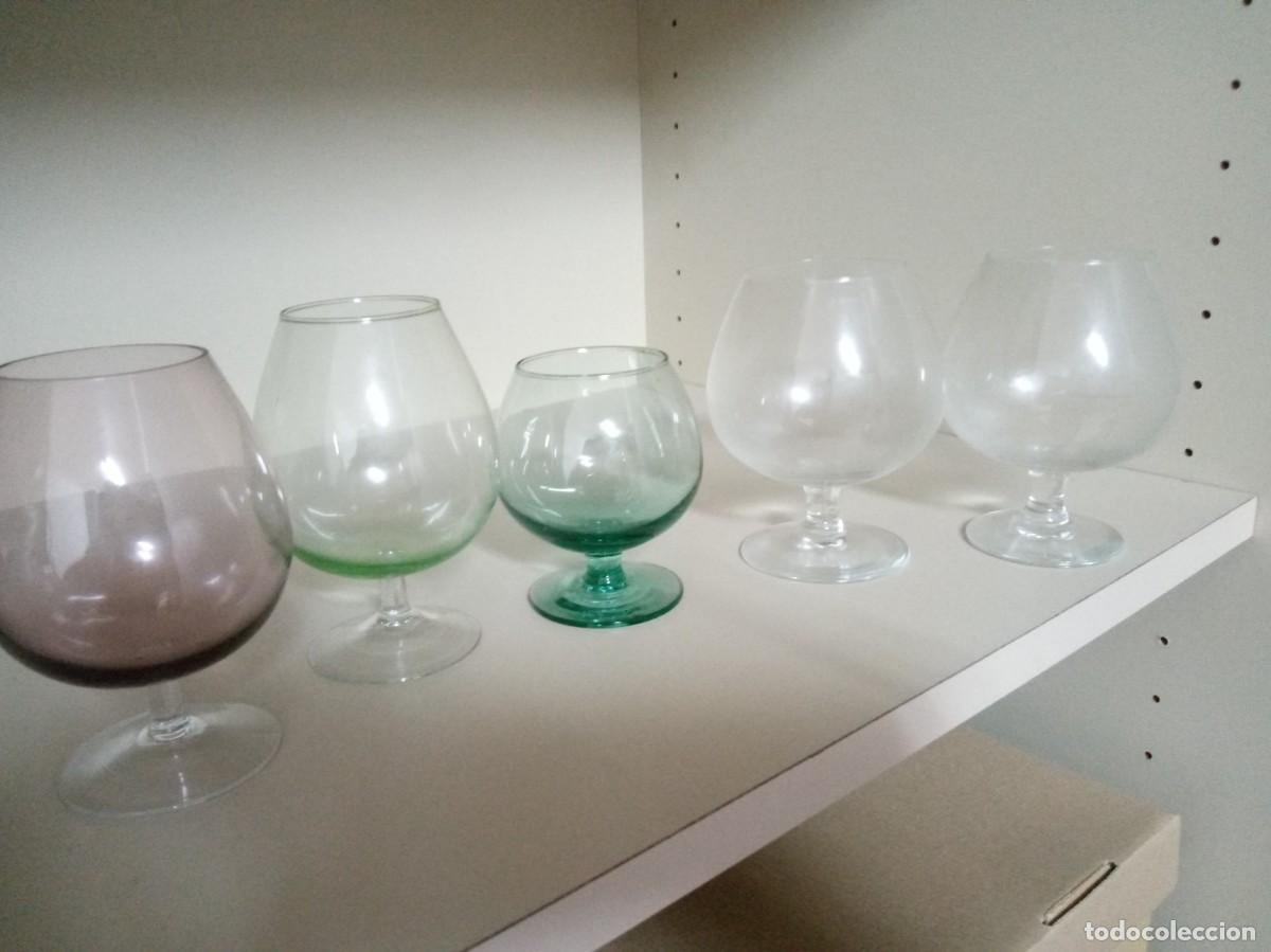 Antig&uuml;edades: Conjunto de cinco copas de licor. - Foto 1