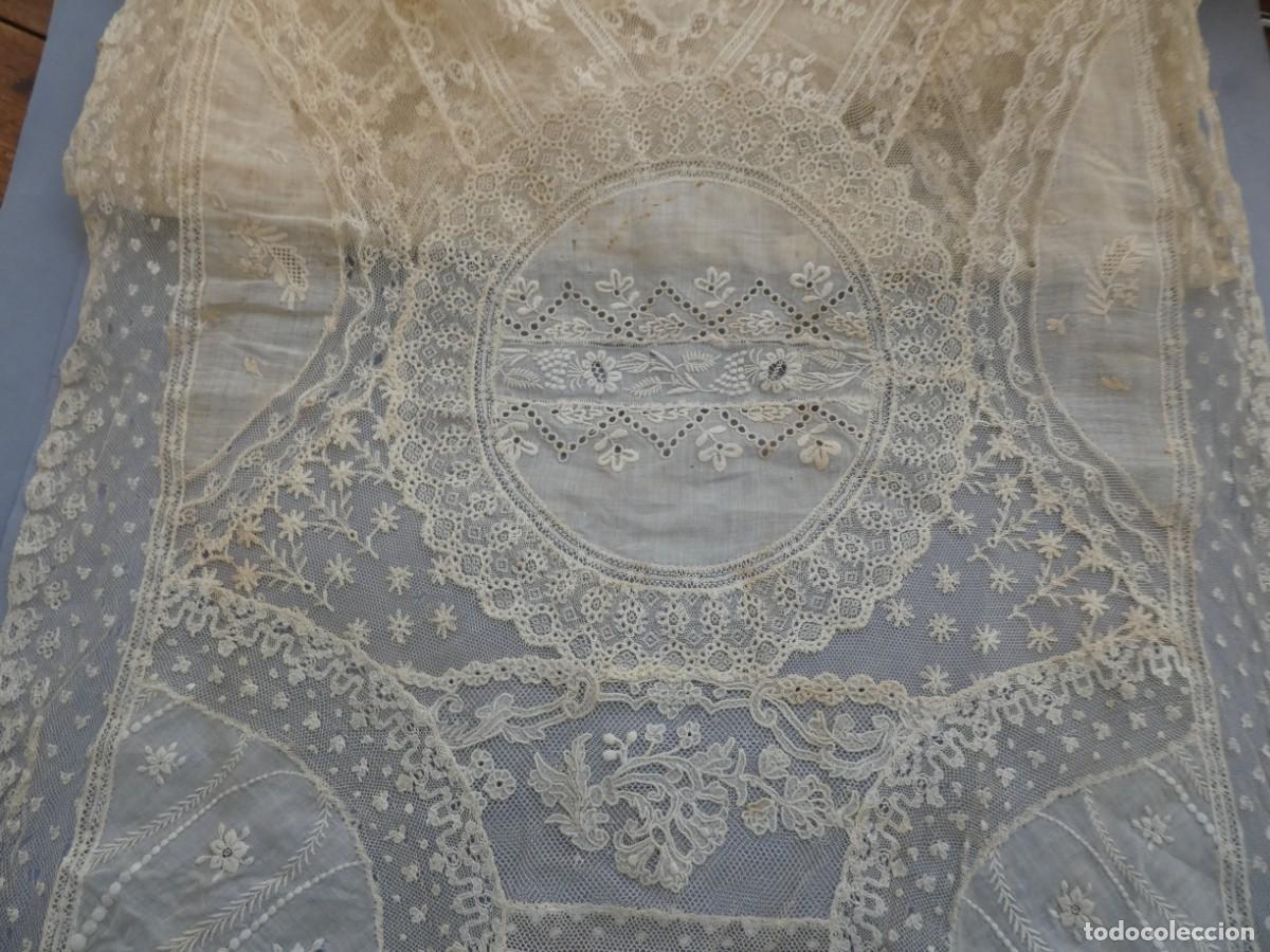 Antig&uuml;edades: ANTIGUO TAPETE DE ENCAJE NORMAND&Iacute;A S.XIX