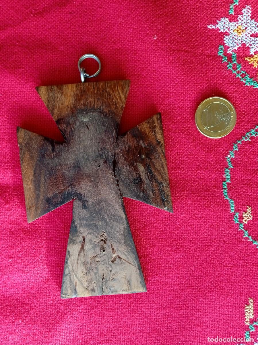 Antig&uuml;edades: Cruz peque&ntilde;a de madera - Foto 2