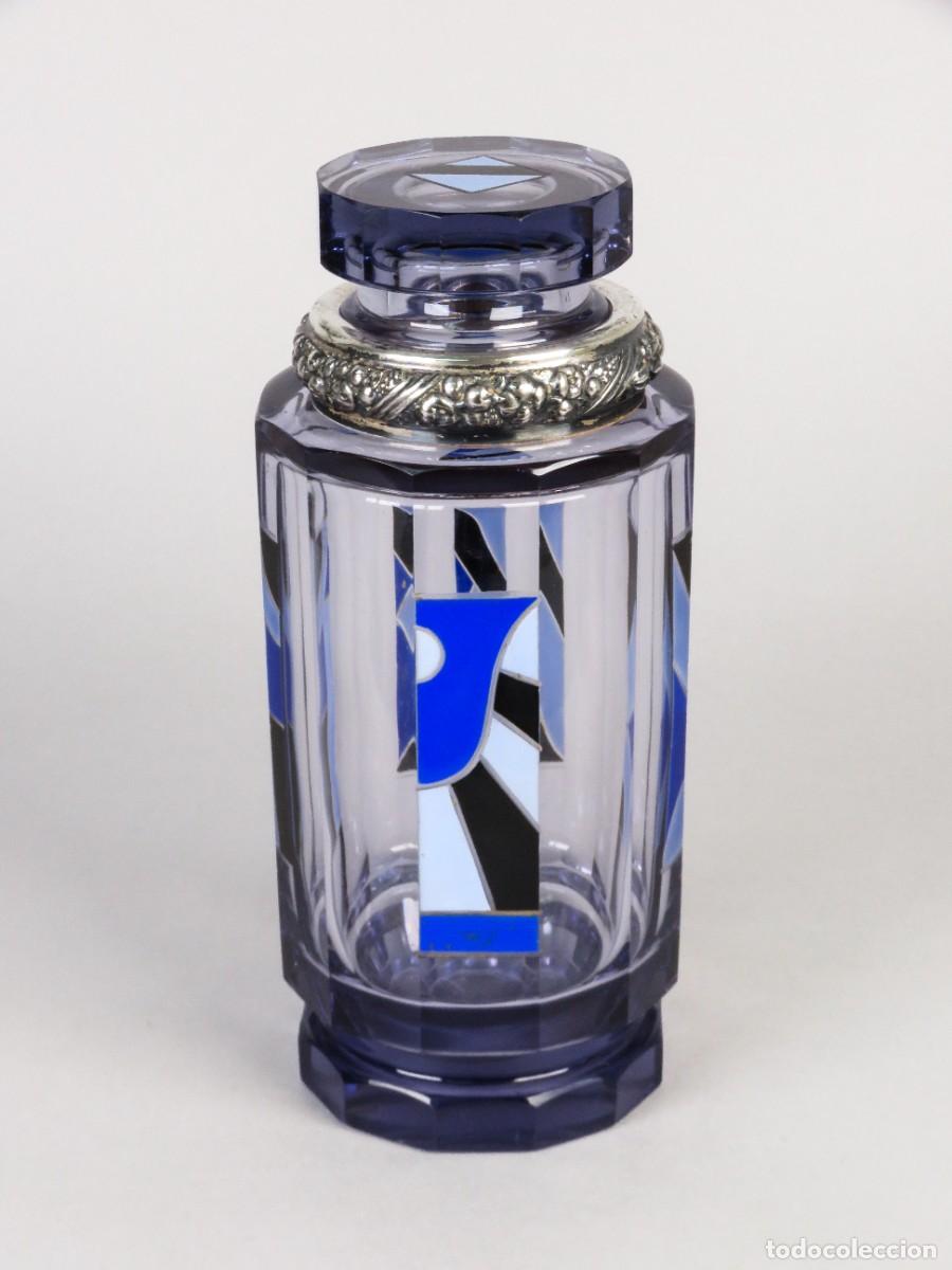 Antig&uuml;edades: Frasco tocador Art Dec&oacute; en vidrio facetado esmaltado checo y plata dise&ntilde;o de Karl Panda hacia 1920