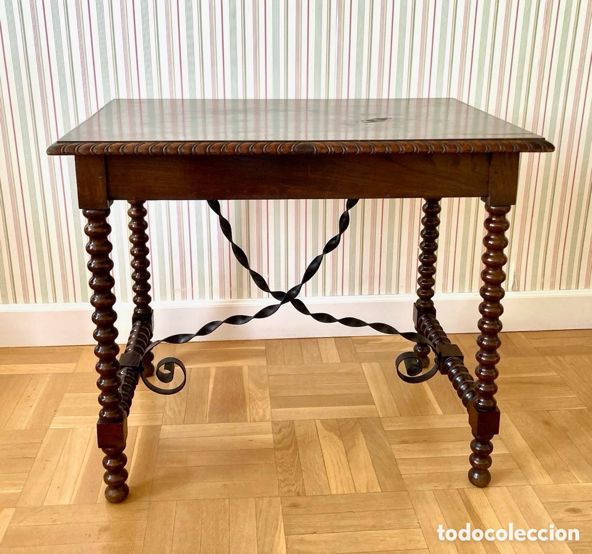 Antig&uuml;edades: Mesa auxiliar barroco espa&ntilde;ol, circa 1940