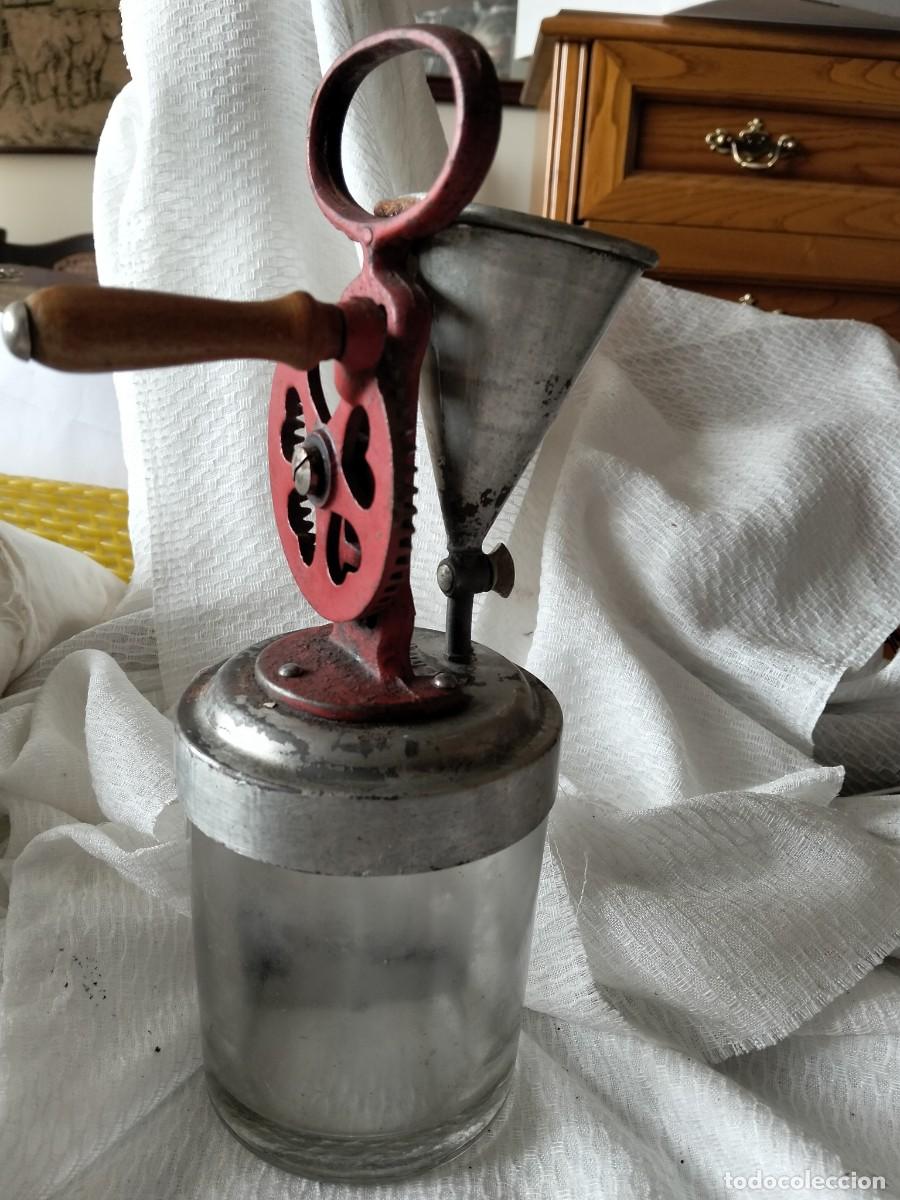 Antig&uuml;edades: Batidora manual a&ntilde;os 30 Elma