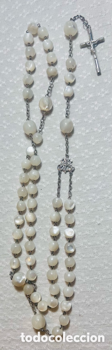 Antig&uuml;edades: Antiguo Rosario de Plata y Cuentas de N&aacute;car Irregular. 1er tercio S. XX (56,5 cm)