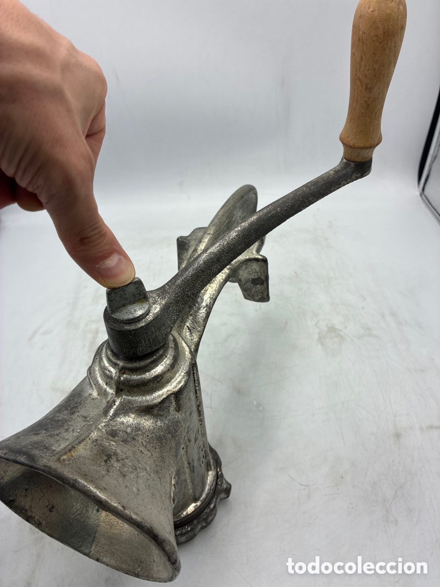 Antig&uuml;edades: Picadora de carne de fundici&oacute;n ELMA. - Foto 3