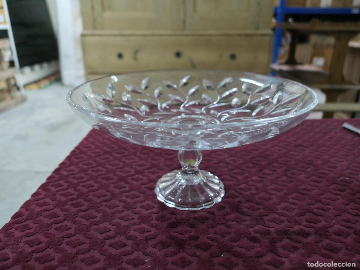 Antig&uuml;edades: Antiguo frutero de cristal, D32,5 cm