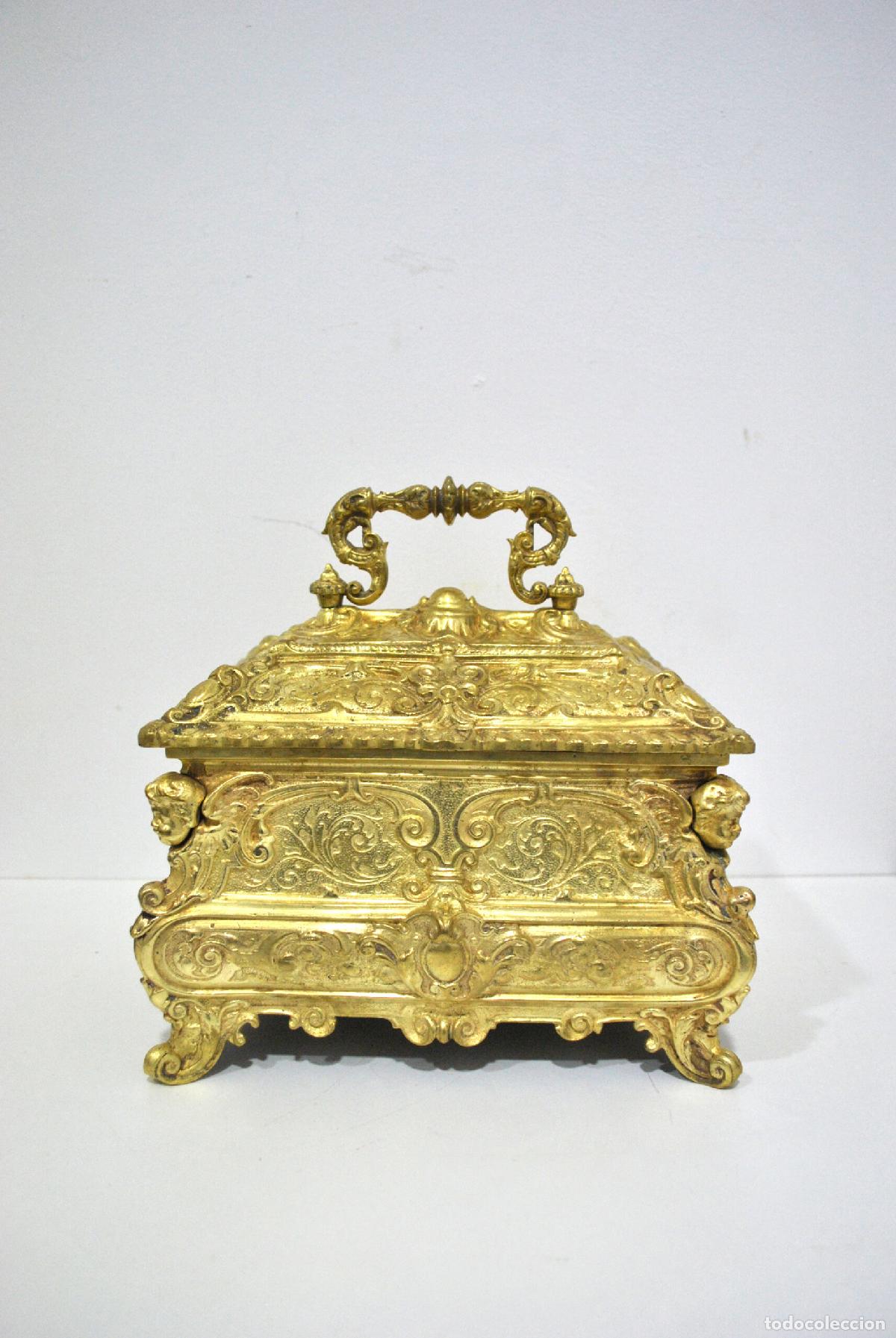 Antig&uuml;edades: Cofre joyero bronce dorado