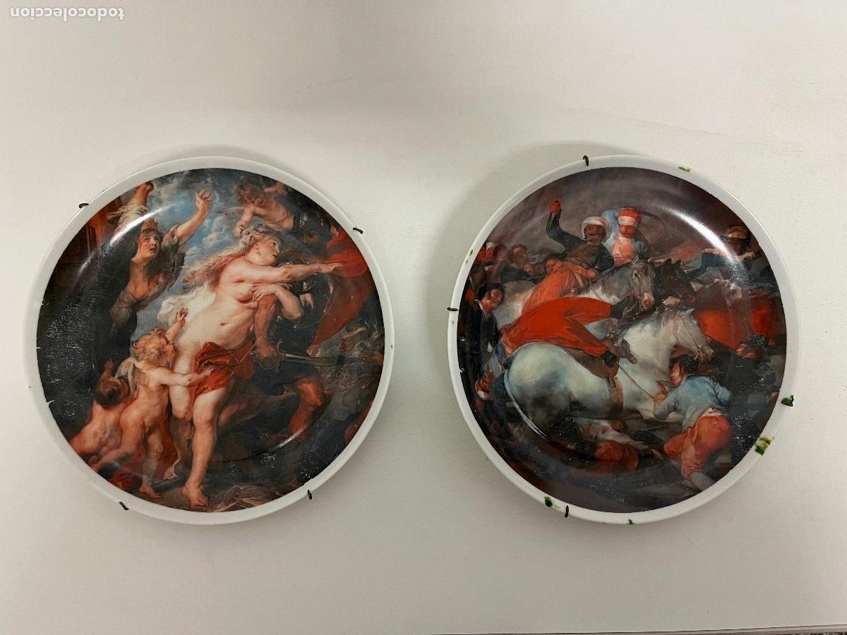Antig&uuml;edades: Colecci&oacute;n de 2 platos decorativos de pared.