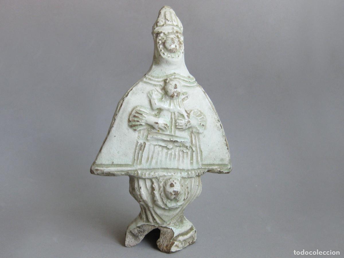 Antig&uuml;edades: FIGURRA DE BARRO COCIDO DE LA VIRGEN DEL SAGRARIO DE TOLEDO. CER&Aacute;MICA DE TALAVERA. S XVIII