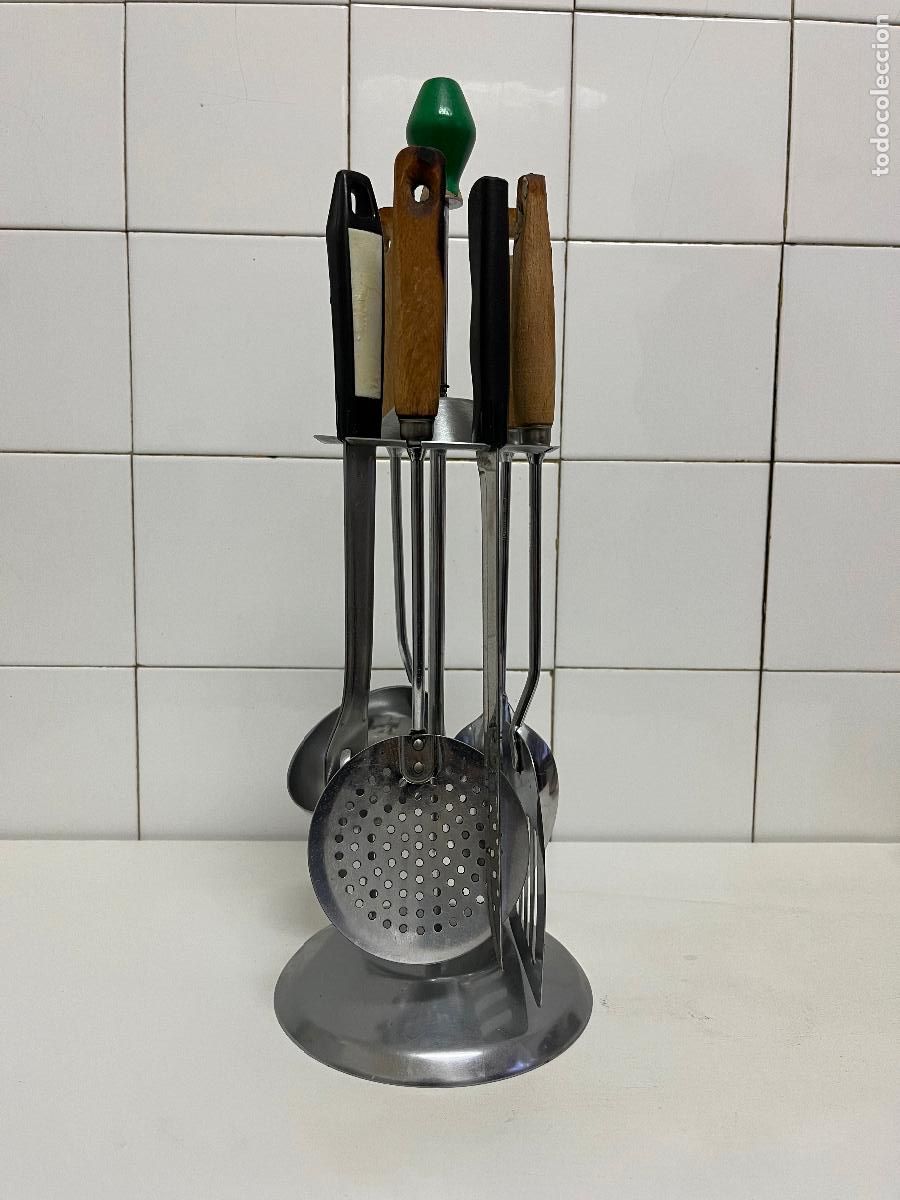 Antig&uuml;edades: Juego de utensilios de cocina de acero inoxidable